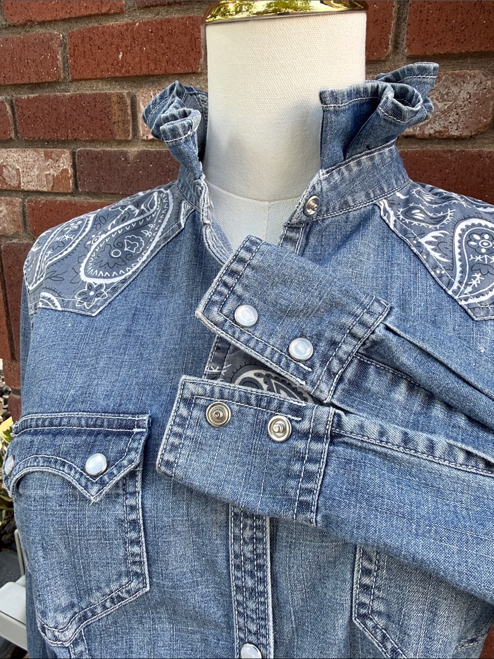 Harley-Davidson Blue Denim Ruffle Collar Western Shirt - Picture 4 of 5